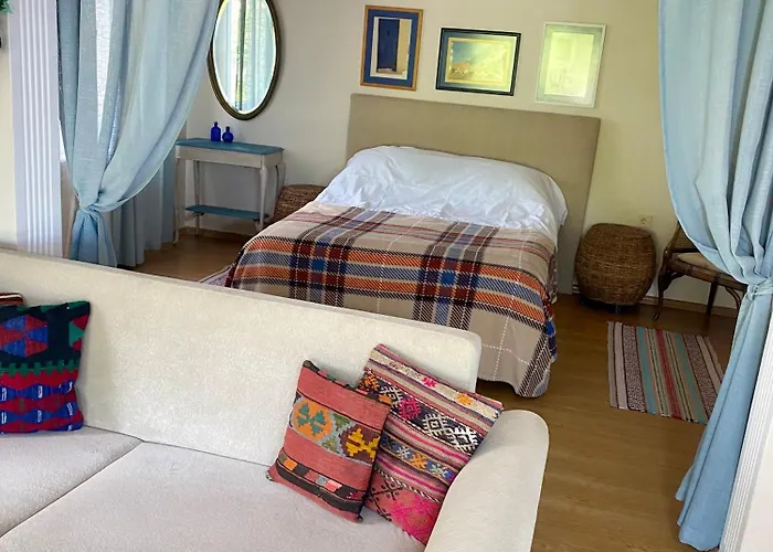 Sunyear Glamping בית הארחה אורלה