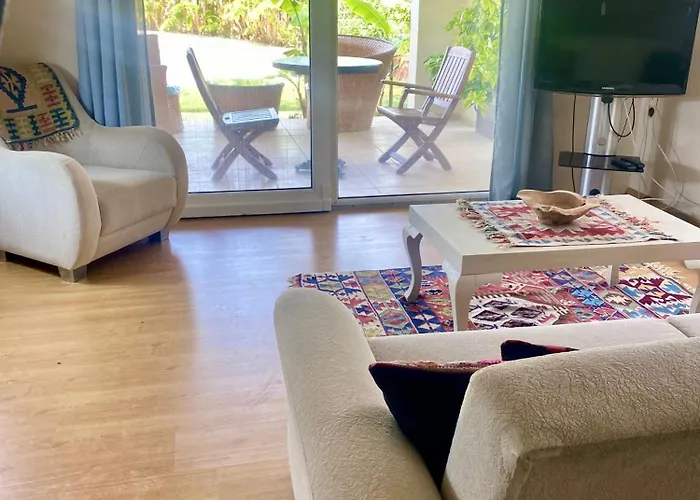 Sunyear Glamping * אורלה