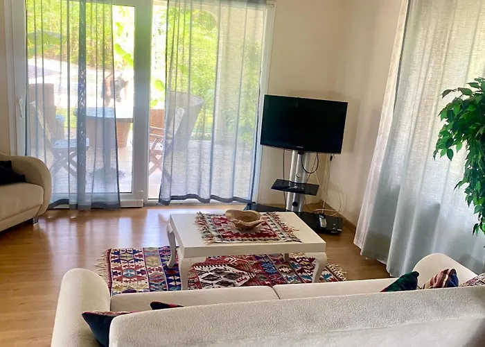 Sunyear Glamping * אורלה